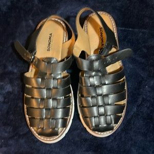 Sonoma sandals